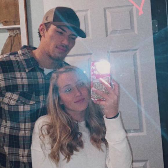 Meet your Posher, Taylor - Picture 1 of 1